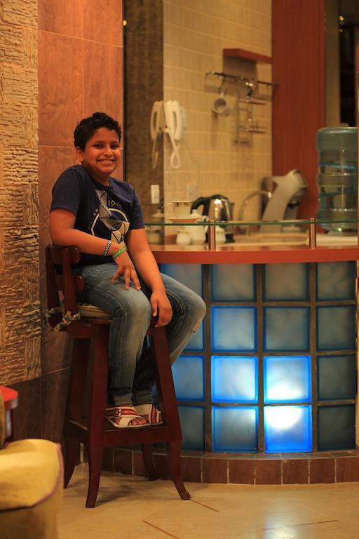 Lavande Suites Yanbu Bagian luar foto