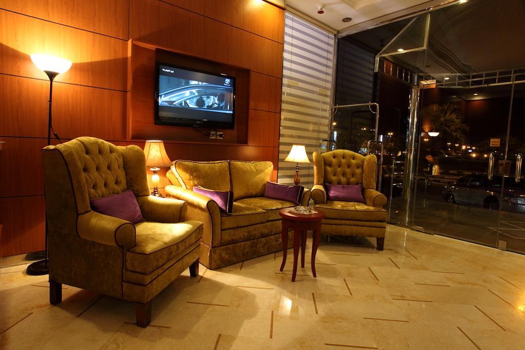 Lavande Suites Yanbu Bagian luar foto