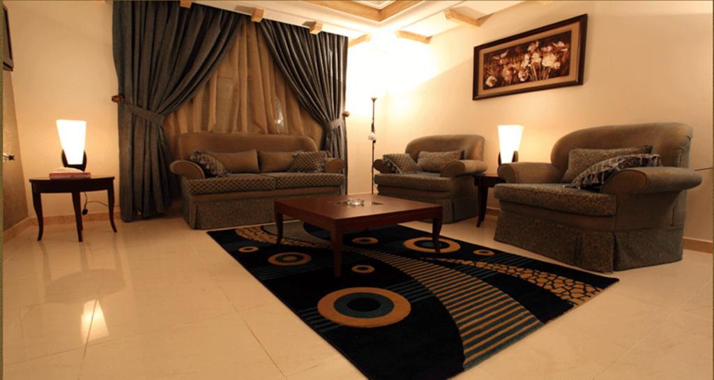 Lavande Suites Yanbu Bagian luar foto